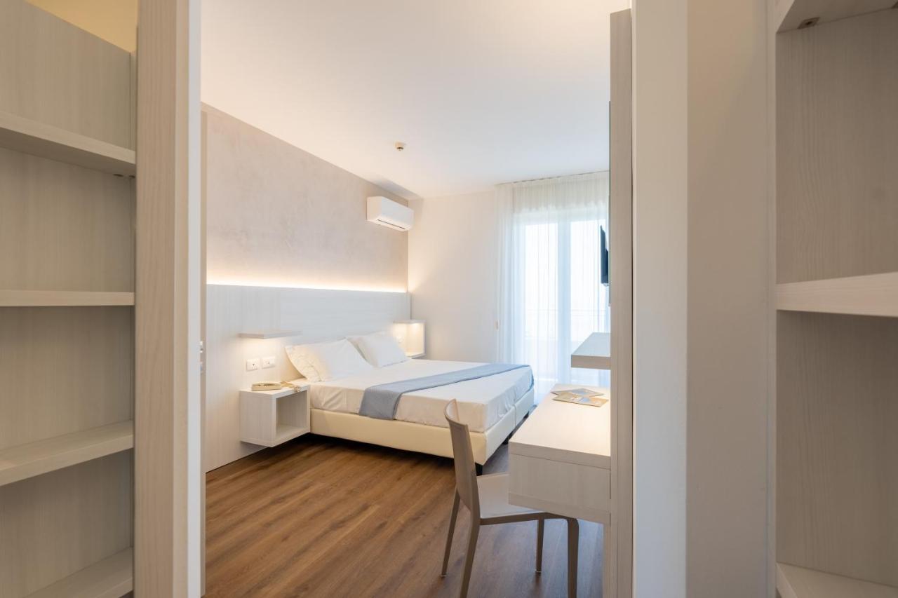 Hotel Corfu Pineto Bagian luar foto