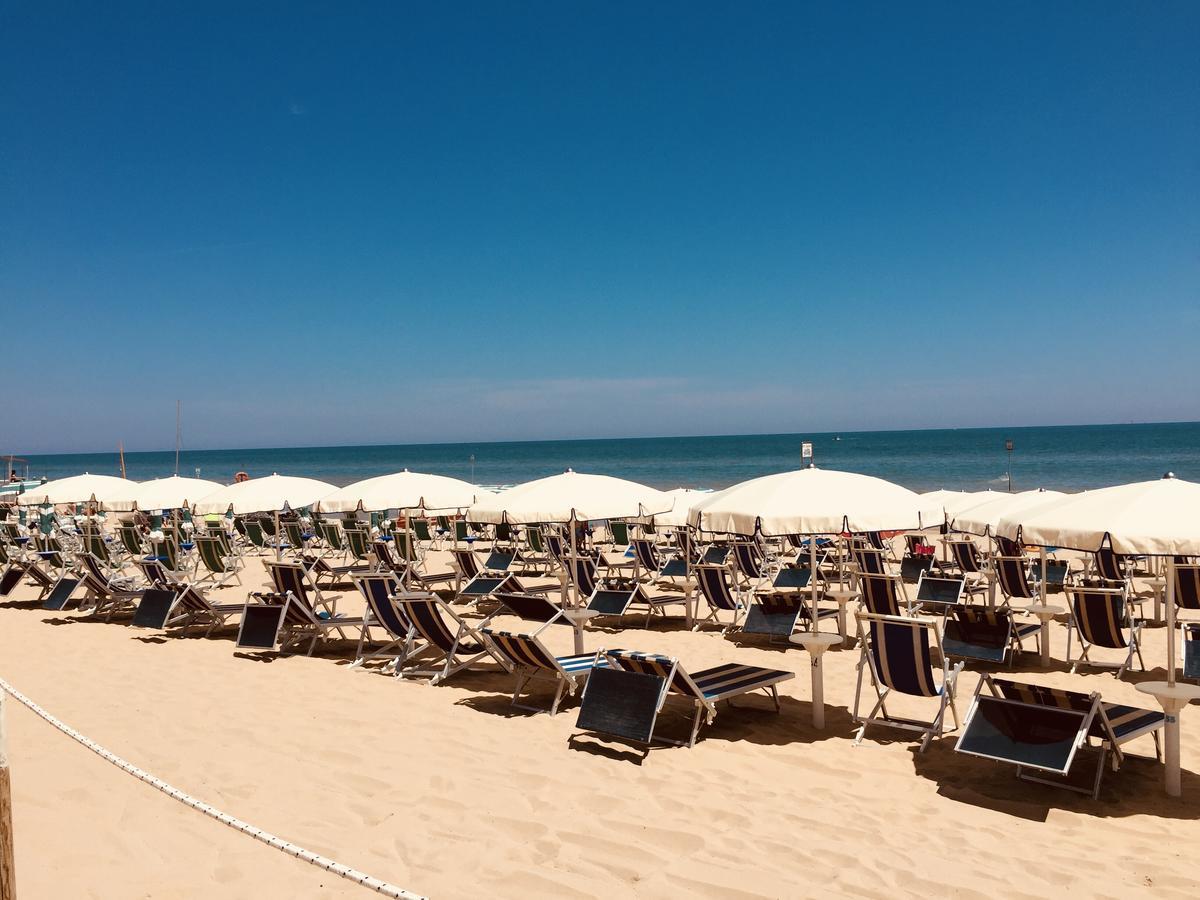 Hotel Corfu Pineto Bagian luar foto
